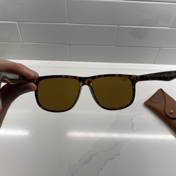 Ray-Ban RB4147 Sunglasses - Picture 3 of 4